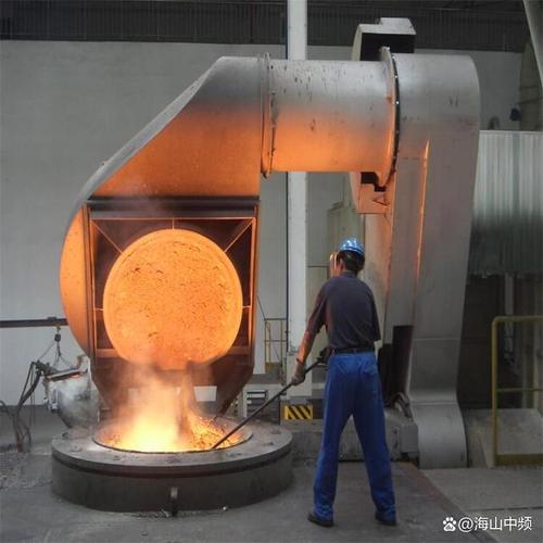 铸造设备化铁水炉的相关图片